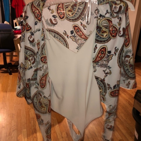 Primack size small white print short sleeve  top ties at waist - Picture 2 of 10